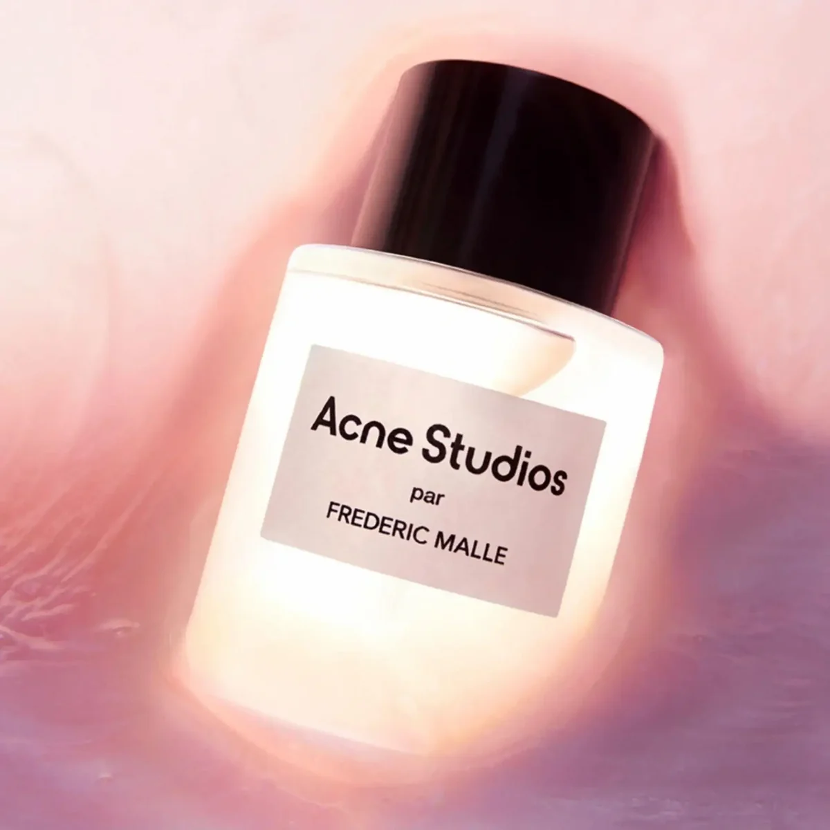 Acne Studios par Frédéric Malle, visuel de campagne